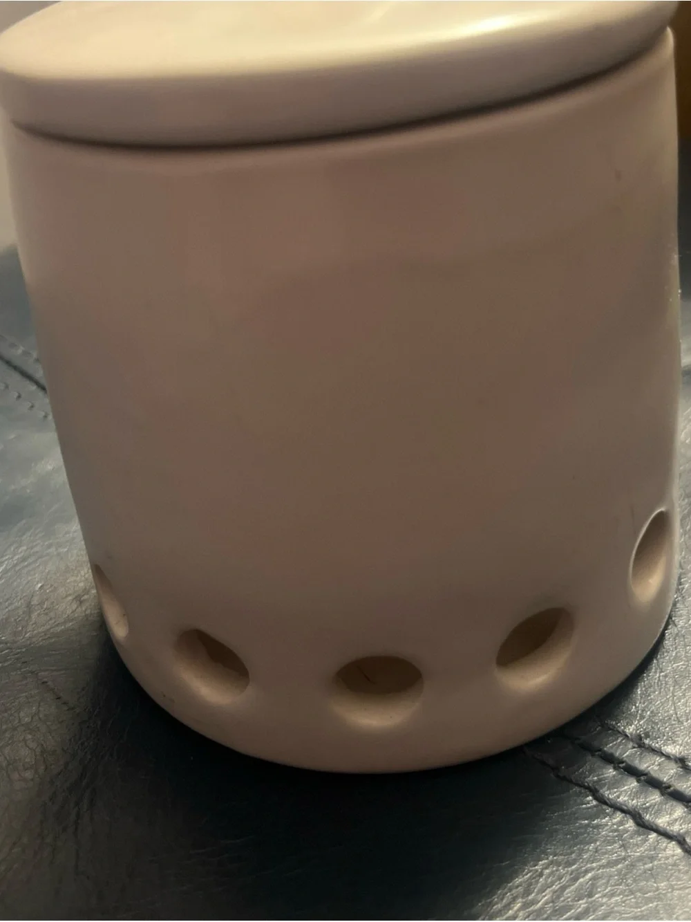 Rae Dunn 'GARLIC' Ceramic Cellar Canister Jar with ceramic lid